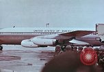 Standbild John F Kennedy und Nikita Chruschtschow S Wien Österreich, 1961, aus Sekunde 47 historischem Filmmaterial Videoclip 65675034257