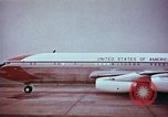 Standbild John F Kennedy Harold McMillan London England Vereinigtes Königreich, 1961, aus Sekunde 42 historischem Filmmaterial Videoclip 65675034258
