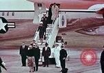 Standbild John F Kennedy Harold McMillan London England Vereinigtes Königreich, 1961, aus Sekunde 55 historischem Filmmaterial Videoclip 65675034258