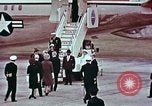 Standbild John F Kennedy Harold McMillan London England Vereinigtes Königreich, 1961, aus Sekunde 59 historischem Filmmaterial Videoclip 65675034258