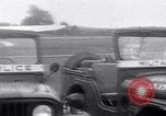 Standbild studentischer Unruhen Oxford Mississippi USA, 1962, aus Sekunde 10 historischem Filmmaterial Videoclip 65675034260