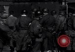 Standbild studentischer Unruhen Oxford Mississippi USA, 1962, aus Sekunde 43 historischem Filmmaterial Videoclip 65675034260