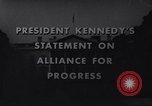 Standbild Präsident Kennedy sprechen die Diplomaten am Weißen Haus Washington DC USA, 1961, aus Sekunde 11 historischem Filmmaterial Videoclip 65675034303