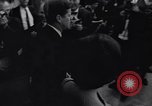 Standbild Präsident Kennedy sprechen die Diplomaten am Weißen Haus Washington DC USA, 1961, aus Sekunde 28 historischem Filmmaterial Videoclip 65675034303