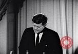 Standbild Präsident Kennedy sprechen über Lateinamerika Washington DC USA, 1961, aus Sekunde 6 historischem Filmmaterial Videoclip 65675034304
