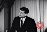 Standbild Präsident Kennedy sprechen über Lateinamerika Washington DC USA, 1961, aus Sekunde 7 historischem Filmmaterial Videoclip 65675034304