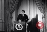 Standbild Präsident Kennedy sprechen über Lateinamerika Washington DC USA, 1961, aus Sekunde 12 historischem Filmmaterial Videoclip 65675034304