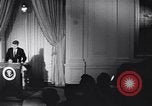 Standbild Präsident Kennedy sprechen über Lateinamerika Washington DC USA, 1961, aus Sekunde 62 historischem Filmmaterial Videoclip 65675034304