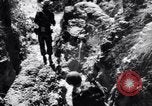 Standbild Schlachtfeld Vietnam, 1964, aus Sekunde 14 historischem Filmmaterial Videoclip 65675034313