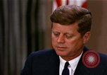 Standbild John F Kennedy auf rassischer Integration Washington DC USA, 1963, aus Sekunde 1 historischem Filmmaterial Videoclip 65675034316