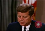 Standbild John F Kennedy auf rassischer Integration Washington DC USA, 1963, aus Sekunde 5 historischem Filmmaterial Videoclip 65675034316