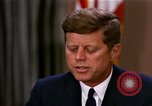 Standbild John F Kennedy auf rassischer Integration Washington DC USA, 1963, aus Sekunde 7 historischem Filmmaterial Videoclip 65675034316