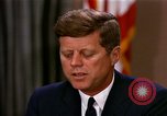 Standbild John F Kennedy auf rassischer Integration Washington DC USA, 1963, aus Sekunde 8 historischem Filmmaterial Videoclip 65675034316