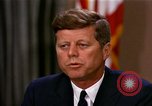 Standbild John F Kennedy auf rassischer Integration Washington DC USA, 1963, aus Sekunde 11 historischem Filmmaterial Videoclip 65675034316