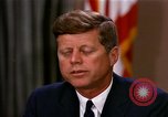 Standbild John F Kennedy auf rassischer Integration Washington DC USA, 1963, aus Sekunde 14 historischem Filmmaterial Videoclip 65675034316