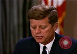 Standbild John F Kennedy auf rassischer Integration Washington DC USA, 1963, aus Sekunde 23 historischem Filmmaterial Videoclip 65675034316