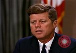 Standbild John F Kennedy auf rassischer Integration Washington DC USA, 1963, aus Sekunde 26 historischem Filmmaterial Videoclip 65675034316