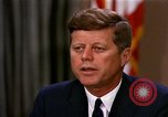 Standbild John F Kennedy auf rassischer Integration Washington DC USA, 1963, aus Sekunde 29 historischem Filmmaterial Videoclip 65675034316
