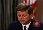 Standbild John F Kennedy auf rassischer Integration Washington DC USA, 1963, aus Sekunde 30 historischem Filmmaterial Videoclip 65675034316