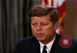 Standbild John F Kennedy auf rassischer Integration Washington DC USA, 1963, aus Sekunde 31 historischem Filmmaterial Videoclip 65675034316