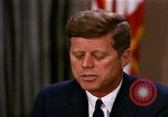 Standbild John F Kennedy auf rassischer Integration Washington DC USA, 1963, aus Sekunde 35 historischem Filmmaterial Videoclip 65675034316