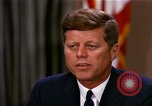 Standbild John F Kennedy auf rassischer Integration Washington DC USA, 1963, aus Sekunde 37 historischem Filmmaterial Videoclip 65675034316