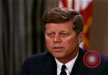 Standbild John F Kennedy auf rassischer Integration Washington DC USA, 1963, aus Sekunde 45 historischem Filmmaterial Videoclip 65675034316