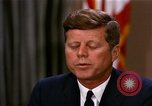 Standbild John F Kennedy auf rassischer Integration Washington DC USA, 1963, aus Sekunde 46 historischem Filmmaterial Videoclip 65675034316