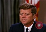 Standbild John F Kennedy auf rassischer Integration Washington DC USA, 1963, aus Sekunde 47 historischem Filmmaterial Videoclip 65675034316