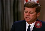 Standbild John F Kennedy auf rassischer Integration Washington DC USA, 1963, aus Sekunde 56 historischem Filmmaterial Videoclip 65675034316