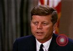 Standbild John F Kennedy auf rassischer Integration Washington DC USA, 1963, aus Sekunde 58 historischem Filmmaterial Videoclip 65675034316