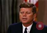 Standbild John F Kennedy auf rassischer Integration Washington DC USA, 1963, aus Sekunde 60 historischem Filmmaterial Videoclip 65675034316
