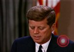 Standbild John F Kennedy auf rassischer Integration Washington DC USA, 1963, aus Sekunde 62 historischem Filmmaterial Videoclip 65675034316