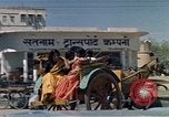 Standbild Jacqueline Kennedy Udaipur Rajasthan Indien, 1962, aus Sekunde 8 historischem Filmmaterial Videoclip 65675034320