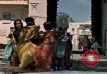 Standbild Jacqueline Kennedy Udaipur Rajasthan Indien, 1962, aus Sekunde 13 historischem Filmmaterial Videoclip 65675034320