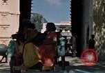 Standbild Jacqueline Kennedy Udaipur Rajasthan Indien, 1962, aus Sekunde 15 historischem Filmmaterial Videoclip 65675034320