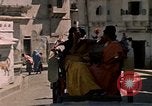 Standbild Jacqueline Kennedy Udaipur Rajasthan Indien, 1962, aus Sekunde 17 historischem Filmmaterial Videoclip 65675034320