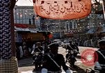 Standbild Jacqueline Kennedy Peshawar in Pakistan, 1962, aus Sekunde 9 historischem Filmmaterial Videoclip 65675034322
