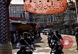 Standbild Jacqueline Kennedy Peshawar in Pakistan, 1962, aus Sekunde 10 historischem Filmmaterial Videoclip 65675034322