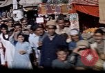 Standbild Jacqueline Kennedy Peshawar in Pakistan, 1962, aus Sekunde 17 historischem Filmmaterial Videoclip 65675034322