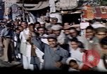 Standbild Jacqueline Kennedy Peshawar in Pakistan, 1962, aus Sekunde 18 historischem Filmmaterial Videoclip 65675034322