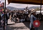Standbild Jacqueline Kennedy Peshawar in Pakistan, 1962, aus Sekunde 41 historischem Filmmaterial Videoclip 65675034322