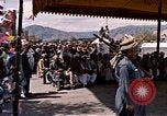 Standbild Jacqueline Kennedy Peshawar in Pakistan, 1962, aus Sekunde 42 historischem Filmmaterial Videoclip 65675034322