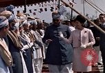 Standbild Jacqueline Kennedy Peshawar in Pakistan, 1962, aus Sekunde 47 historischem Filmmaterial Videoclip 65675034322