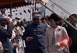 Standbild Jacqueline Kennedy Peshawar in Pakistan, 1962, aus Sekunde 51 historischem Filmmaterial Videoclip 65675034322