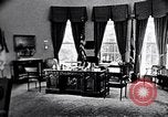 Standbild John F Kennedy Touren NASA Facility United States USA, 1963, aus Sekunde 37 historischem Filmmaterial Videoclip 65675034340