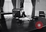 Standbild John F Kennedy Touren NASA Facility United States USA, 1963, aus Sekunde 48 historischem Filmmaterial Videoclip 65675034340