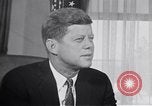 Standbild John F Kennedy Touren NASA Facility United States USA, 1963, aus Sekunde 51 historischem Filmmaterial Videoclip 65675034340