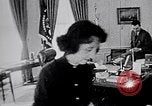 Standbild John F Kennedy Touren NASA Facility United States USA, 1963, aus Sekunde 61 historischem Filmmaterial Videoclip 65675034340