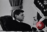 Immagine di John F Kennedy parlando di consulenti militari Washington DC USA, 1963, secondo 12 filmato di repertorio 65675034342